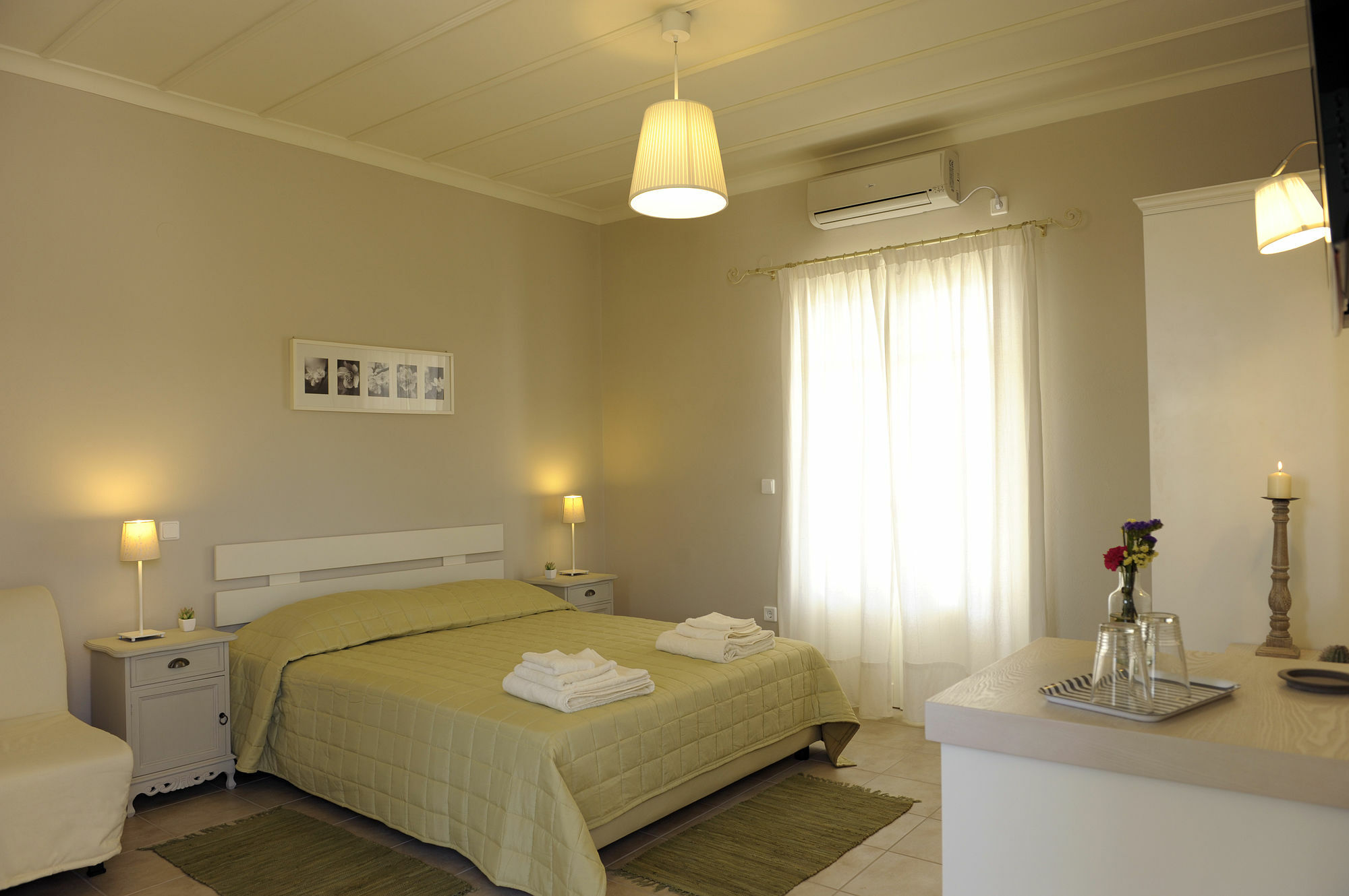 Almyris Hotell Adamantas  Exteriör bild