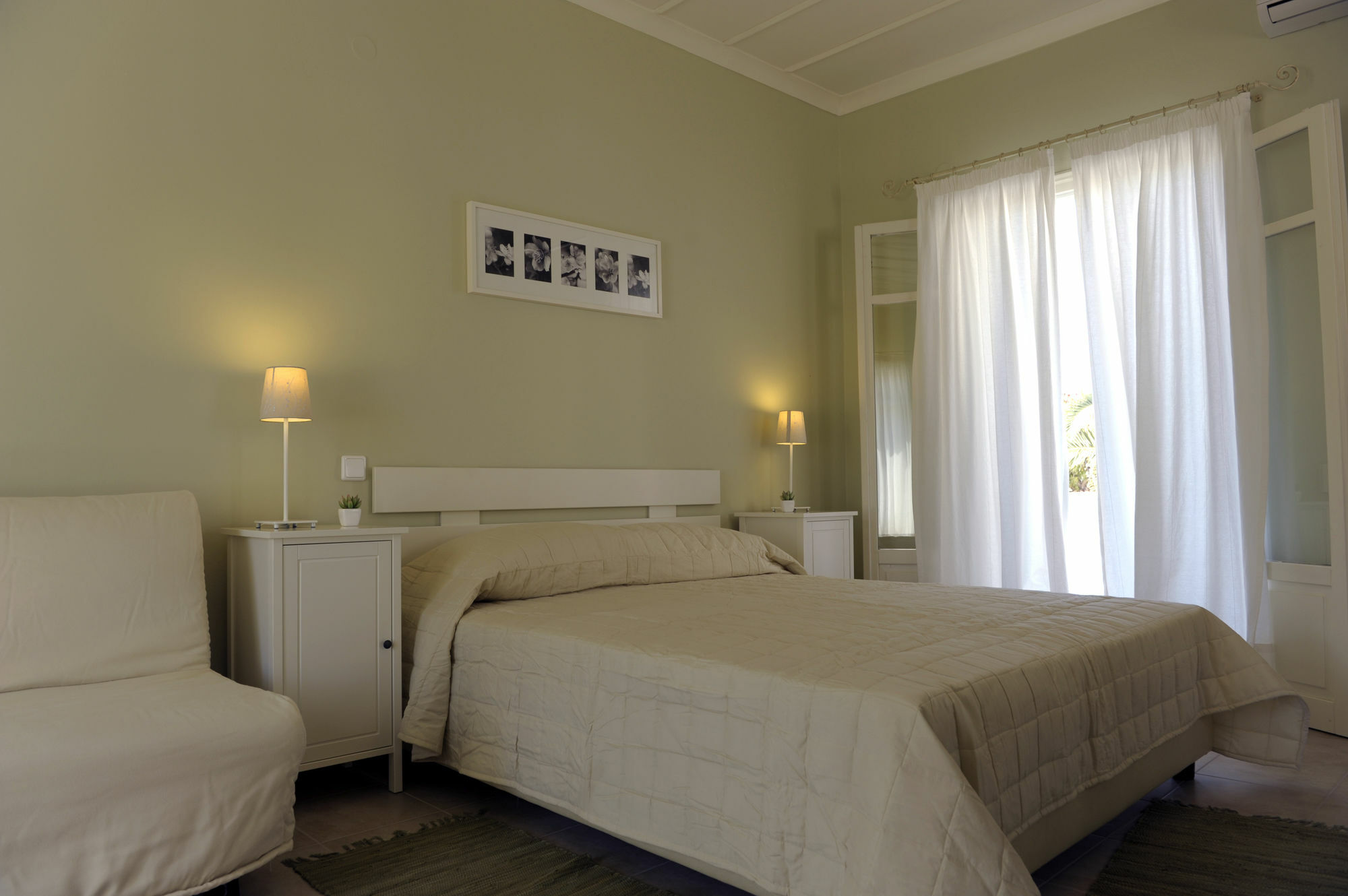 Almyris Hotell Adamantas  Exteriör bild