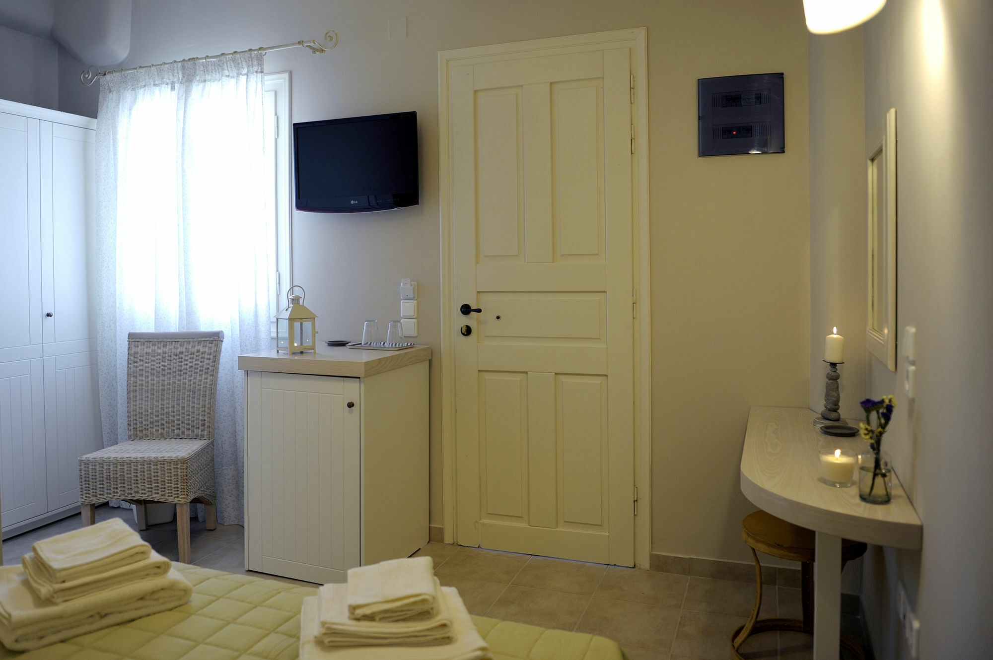 Almyris Hotell Adamantas  Exteriör bild